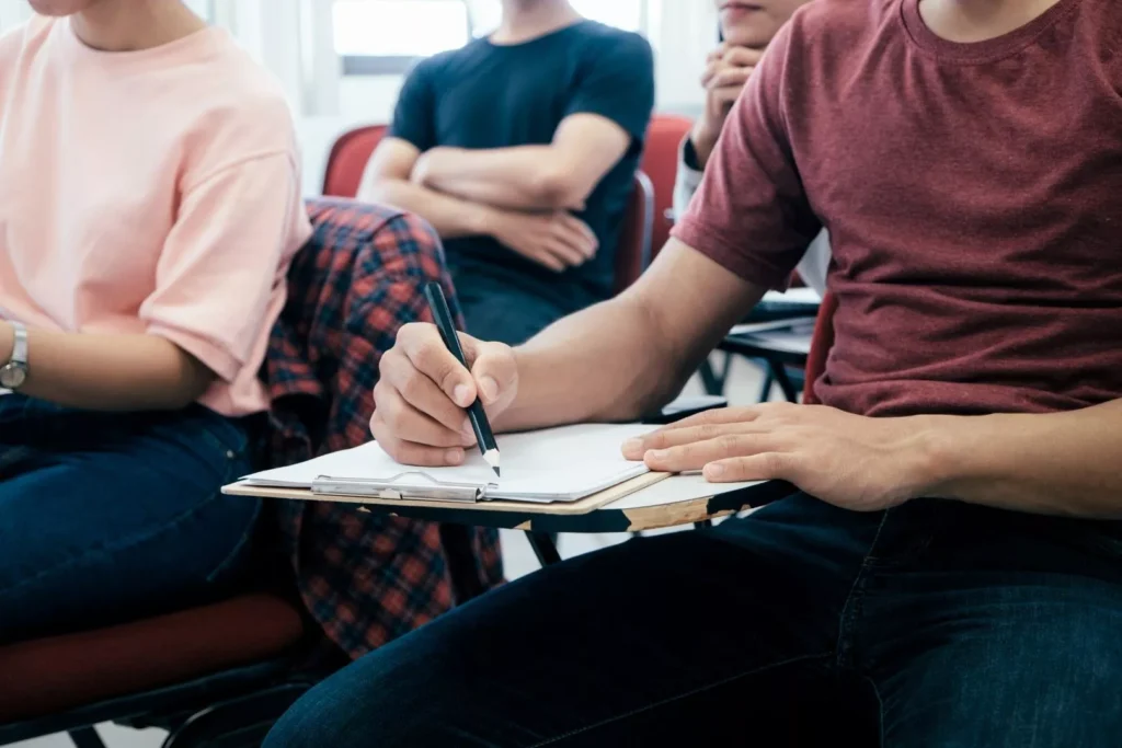 Technika 3: Feynman Technique – ucz się jakbyś tłumaczył